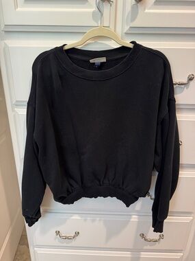 Universal Thread Black Cropped Crewneck Sweatshirt